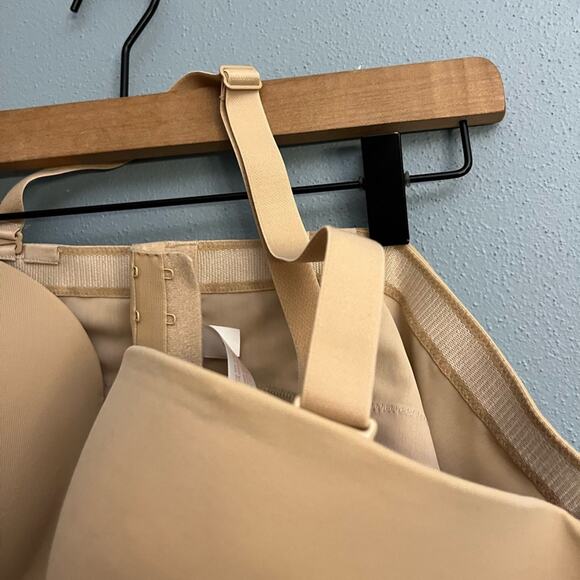 NWT Cacique Boost Bra - Missing One Strap - Picture 3 of 4